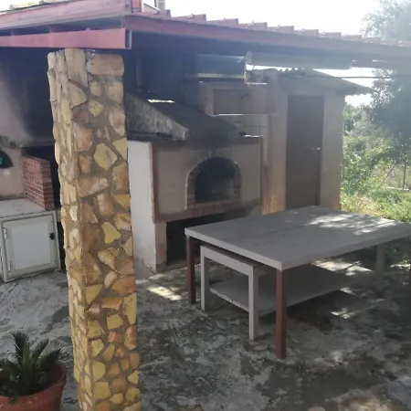 Holiday home Rustico Tra I Mandorli